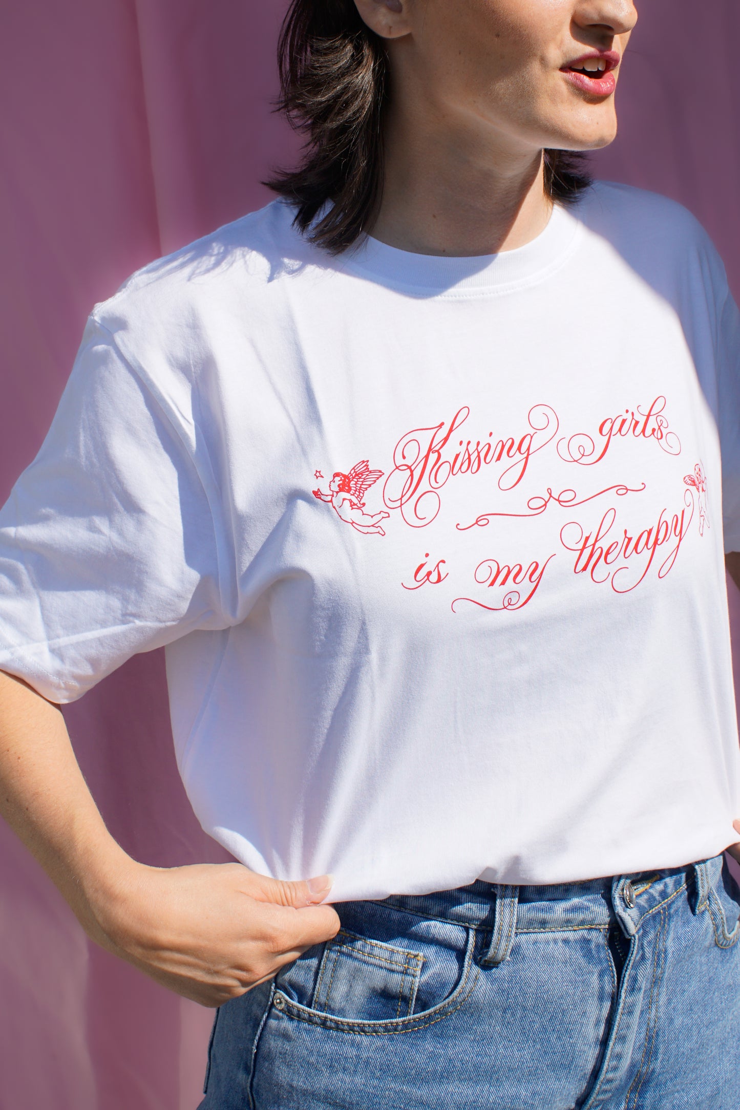 Kissing girls is my therapy tshirt