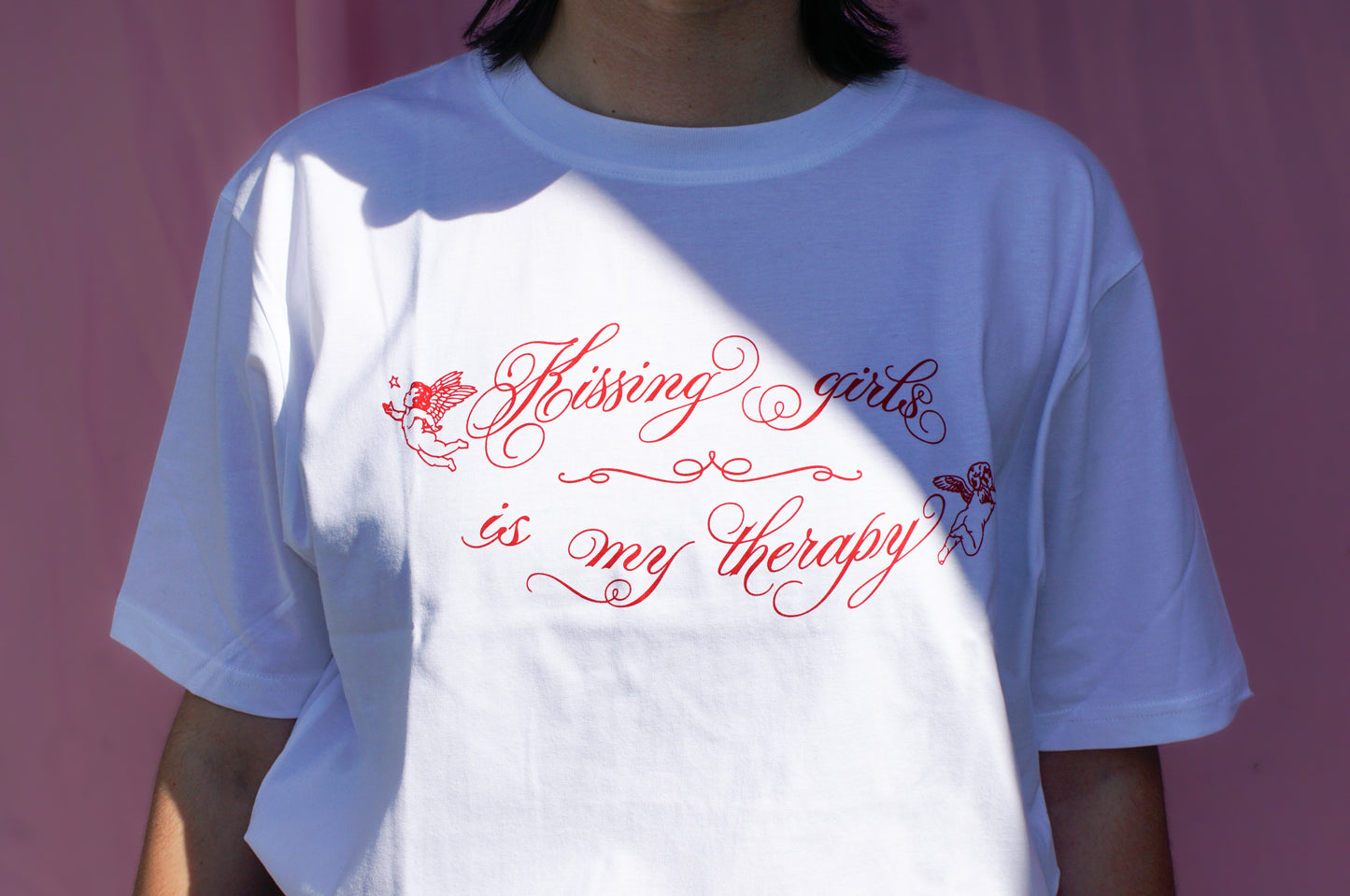 Kissing girls is my therapy tshirt