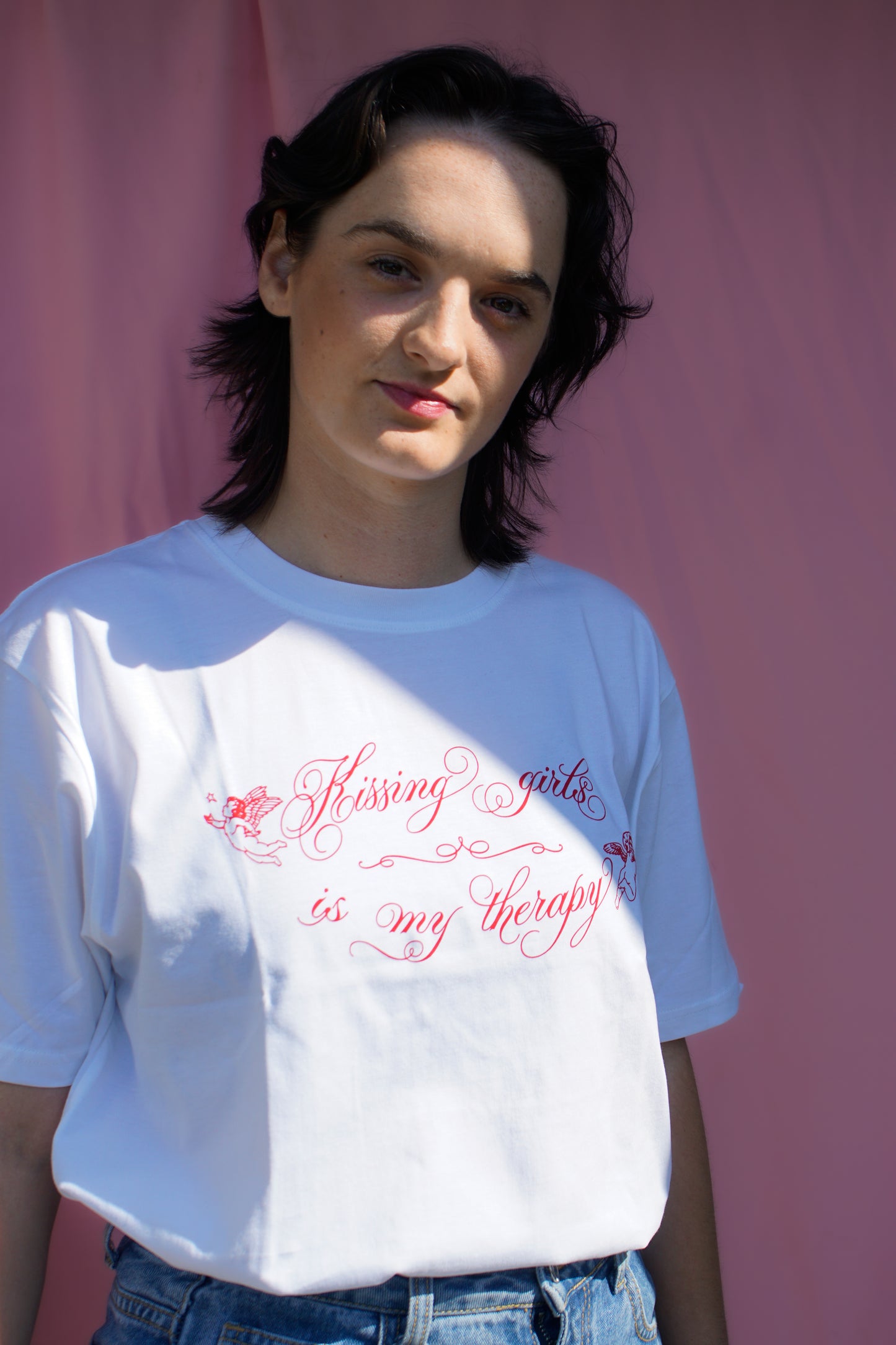 Kissing girls is my therapy tshirt