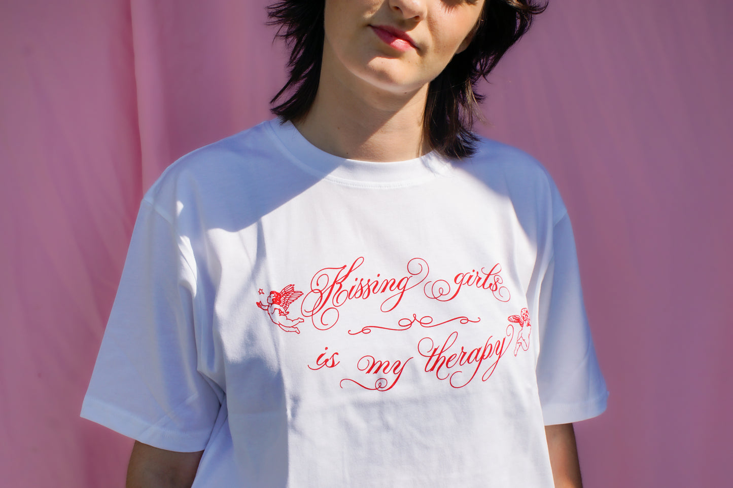 Kissing girls is my therapy tshirt