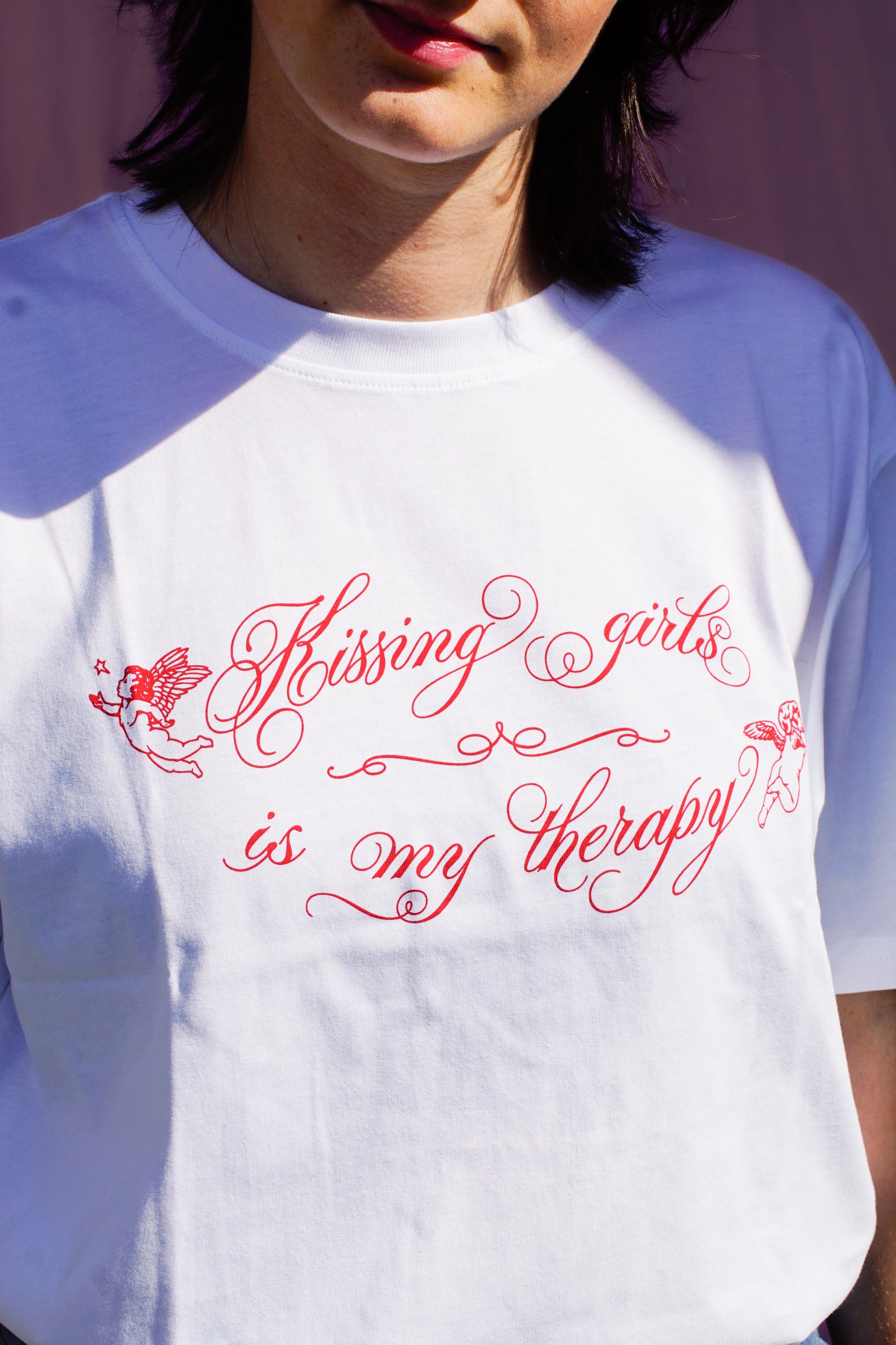 Kissing girls is my therapy tshirt