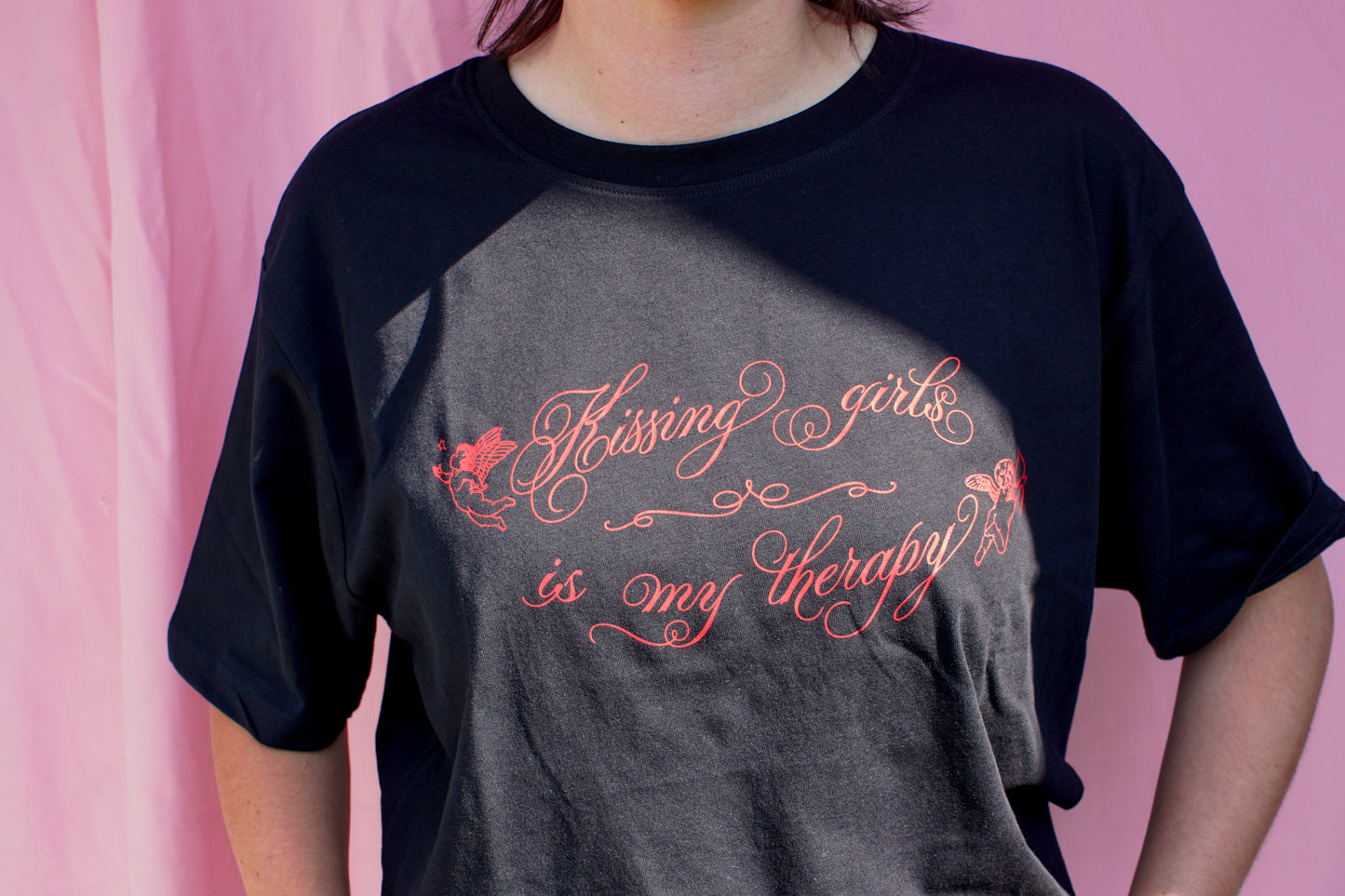 Kissing girls is my therapy tshirt