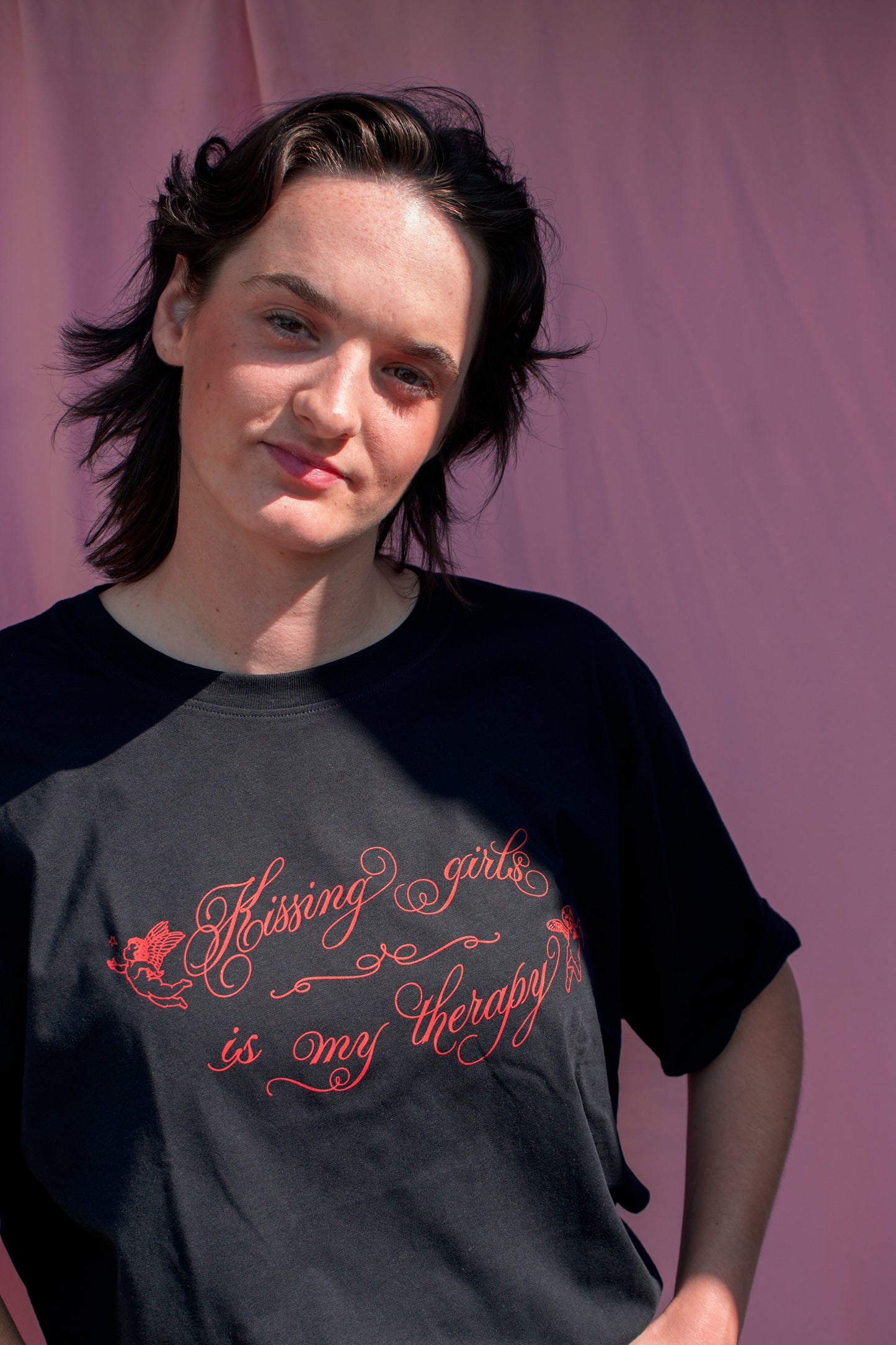 Kissing girls is my therapy tshirt