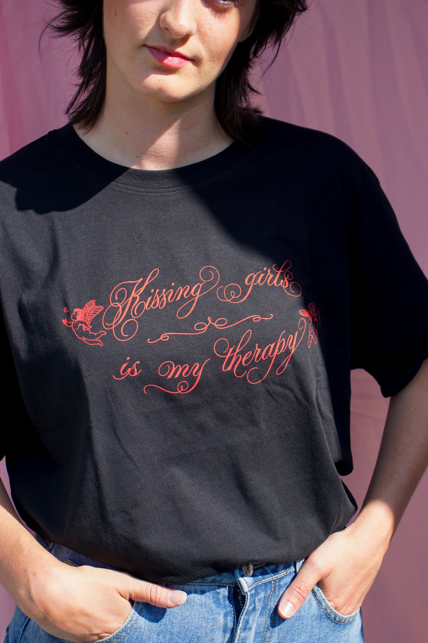 Kissing girls is my therapy tshirt